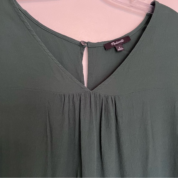 Madewell V-neck Green Short Sleeve relaxed fit top blouse size medium oversized - Picture 2 of 8